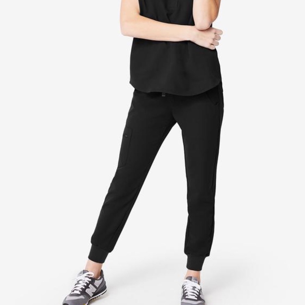 Black Figs Jogger scrub pants